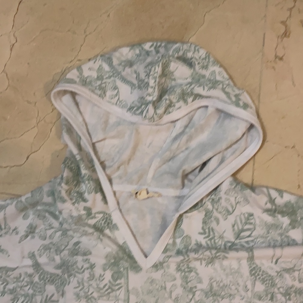 Giraffe Safari Hooded Short Sleeve Shirt - Picture 3 of 7